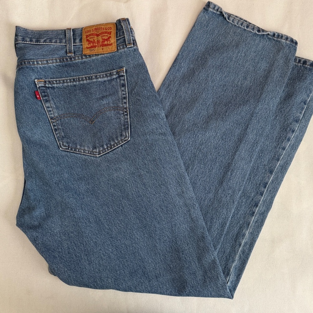 Levi’s 505 Regular Fit Straight Leg Jeans, Medium Stonewash Size W 42 , L 34